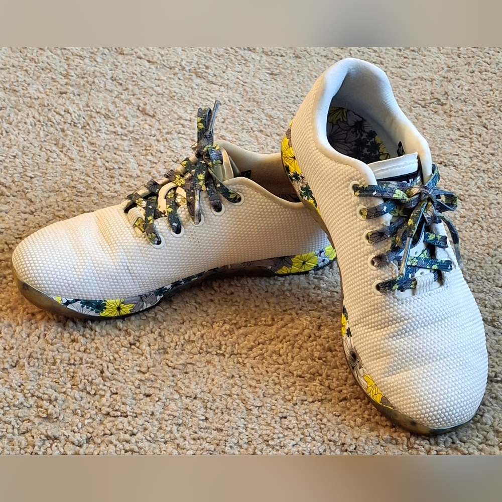 Women's Size 8 off-white floral NoBull shoes